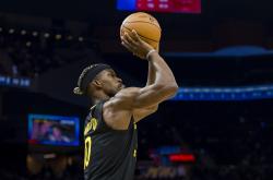 开云体育APP下载-火箭鏖战勇士，周琦状态火热