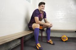 开云体育APP下载-虚构的蓝色奇迹，当佛罗伦萨一夜间改写百年足球史