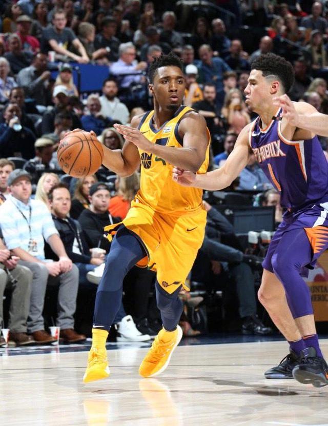 凯尔特人力克鹈鹕，米切尔刷新纪录