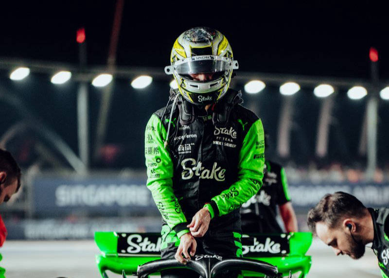 索伯车队轻取阿斯顿马丁，周冠宇惊艳四座