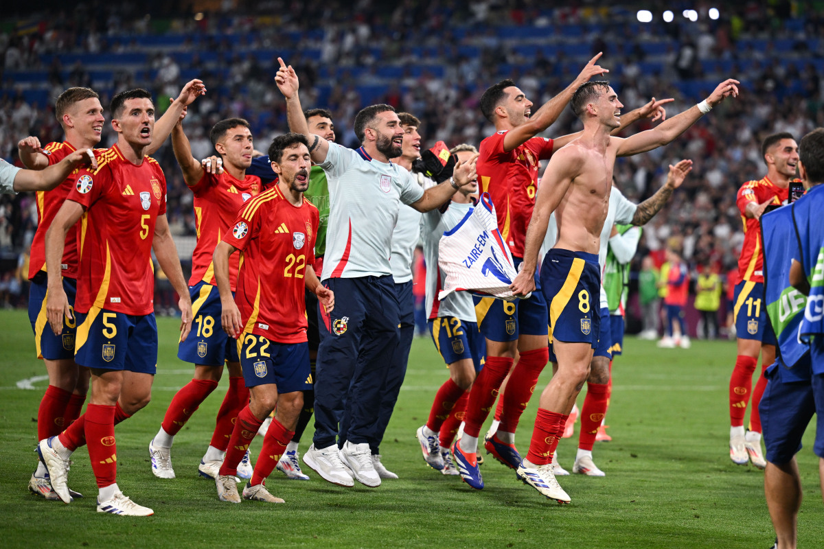 葡萄牙队险胜瑞典队，波尔高光表现