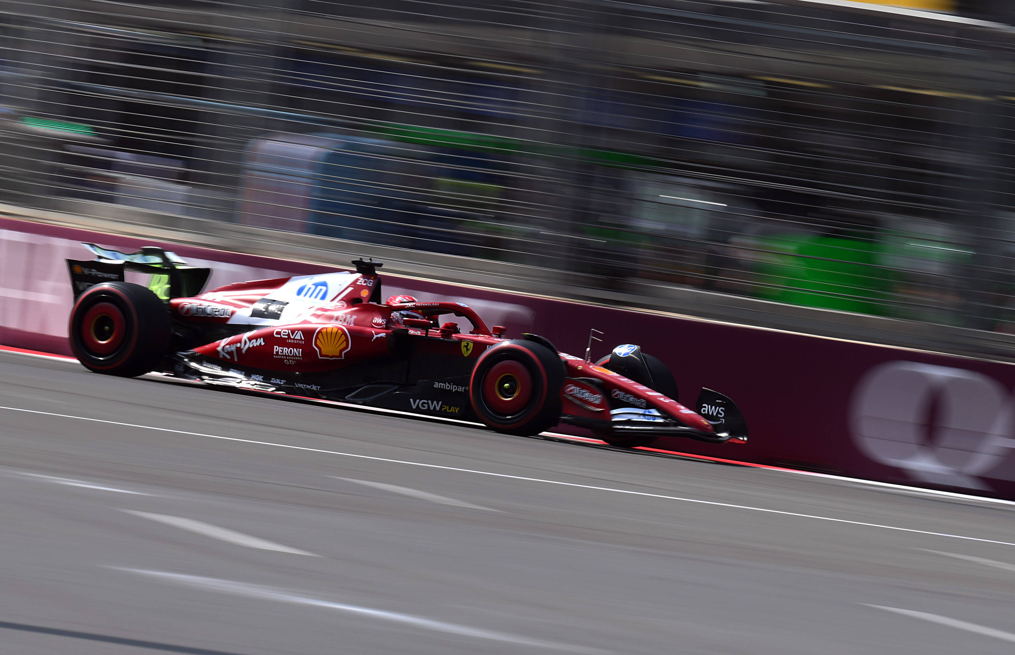 红牛二队完胜迈凯伦,汉密尔顿高光表现 红牛二队完胜迈凯伦,汉密尔顿高光表现