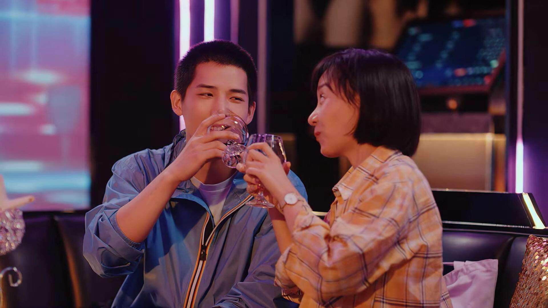 封神之战!利拉德44+12+10三分射穿骑士,热火擒敌创纪录